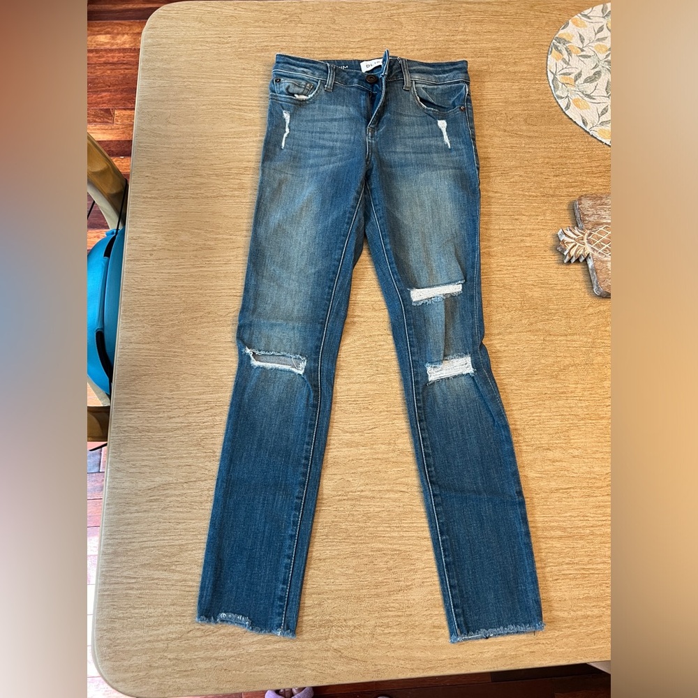 DL 1961 straight leg jeans. Size 25